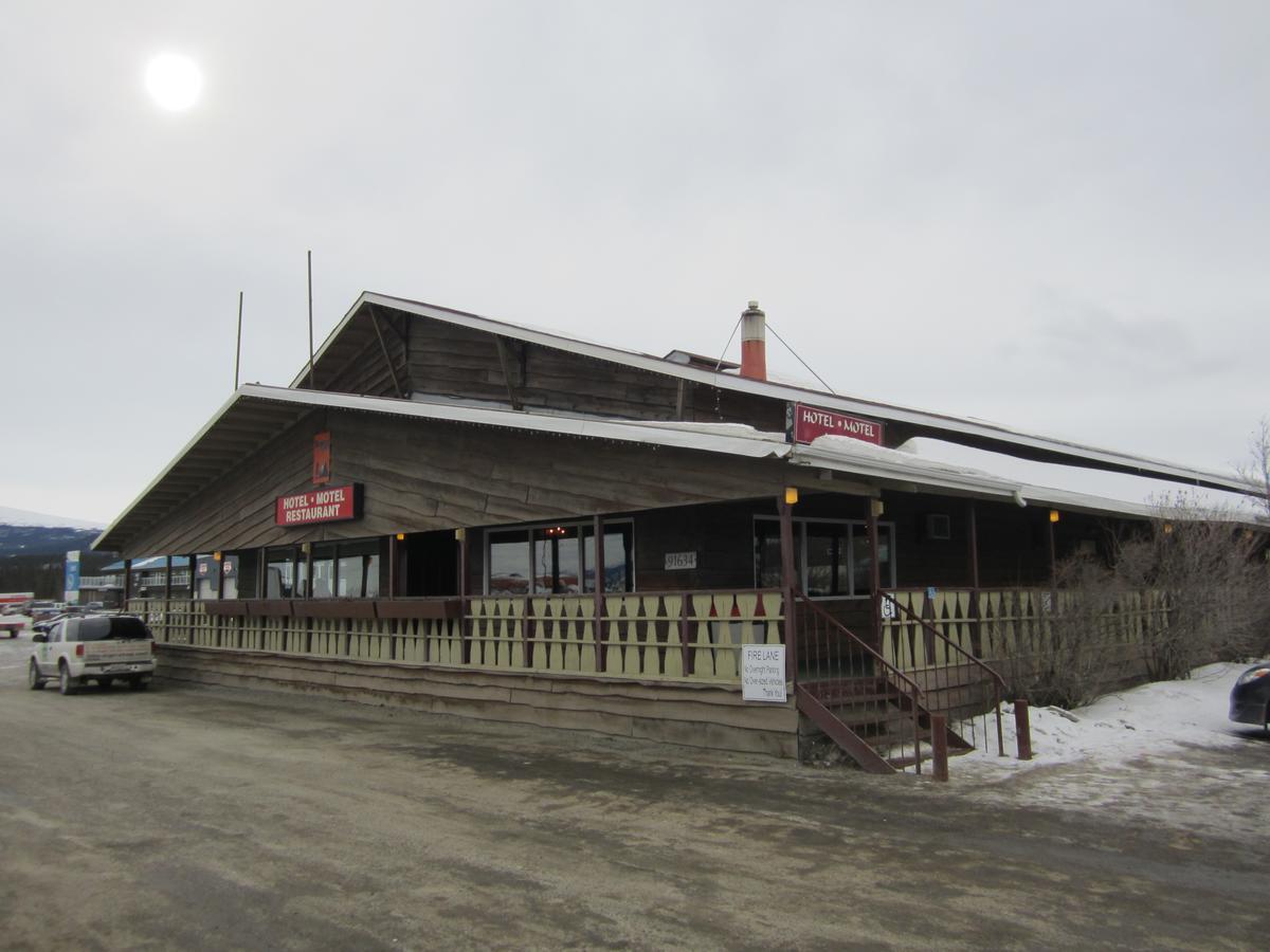 Airport Chalet Whitehorse Zewnętrze zdjęcie