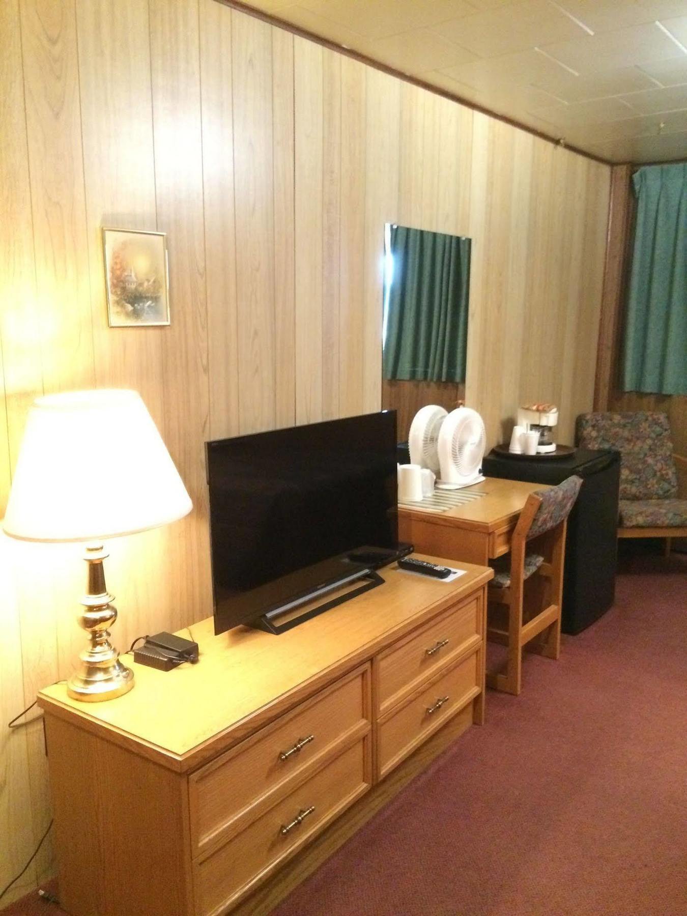 Airport Chalet Whitehorse Zewnętrze zdjęcie